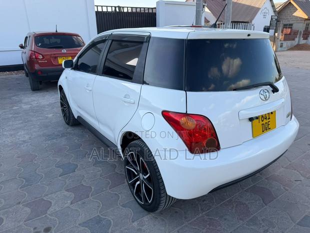 Toyota IST 2004 White