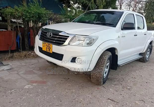 Toyota Hilux 2007 White