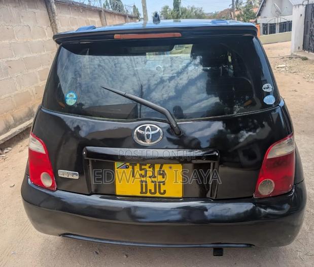 Toyota IST 2004 Black