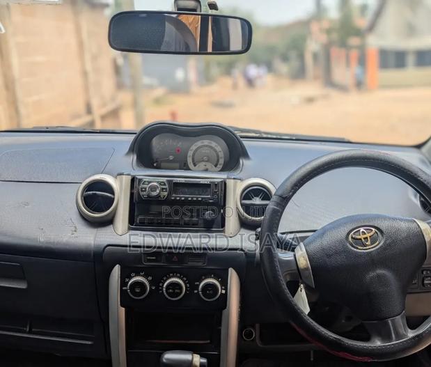 Toyota IST 2004 Black