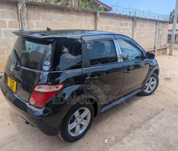 Toyota IST 2004 Black