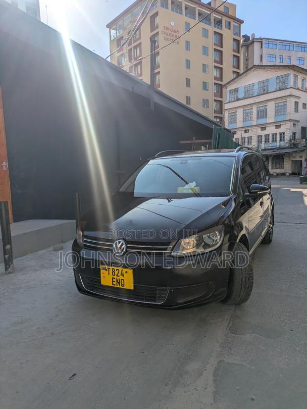 Volkswagen Touran 2014 Black