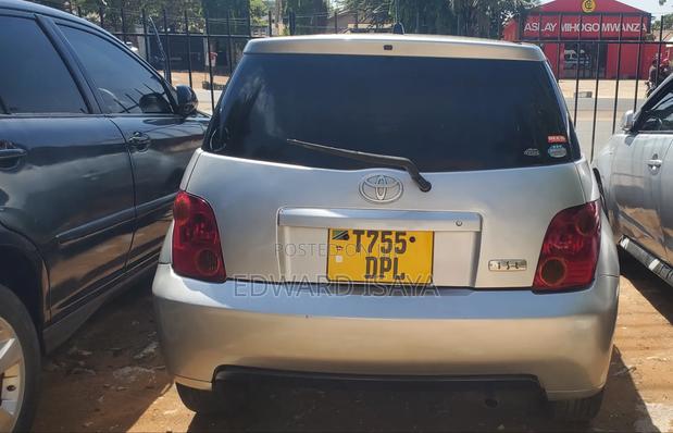 Toyota IST 2005 Silver
