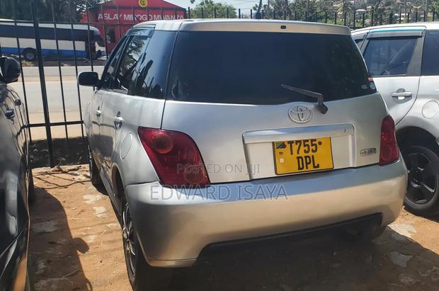 Toyota IST 2005 Silver