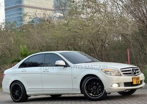 Mercedes-Benz C-Class 2009 White
