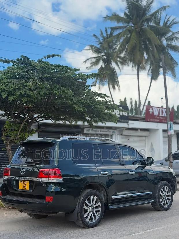Toyota Land Cruiser 2018 Black