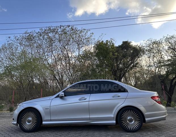 Mercedes-Benz C-Class 2009 Silver
