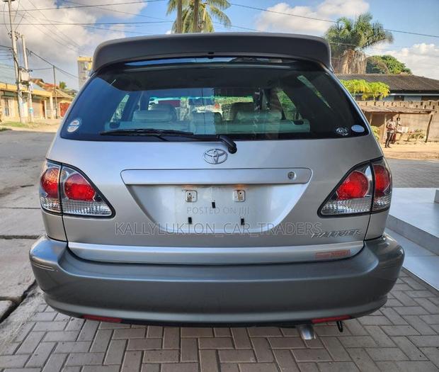 Toyota Harrier 2006 Silver