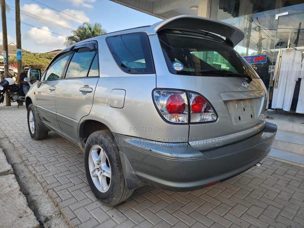 Toyota Harrier 2006 Silver