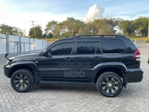Toyota Land Cruiser Prado 2006 Black