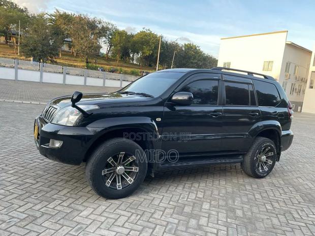 Toyota Land Cruiser Prado 2006 Black