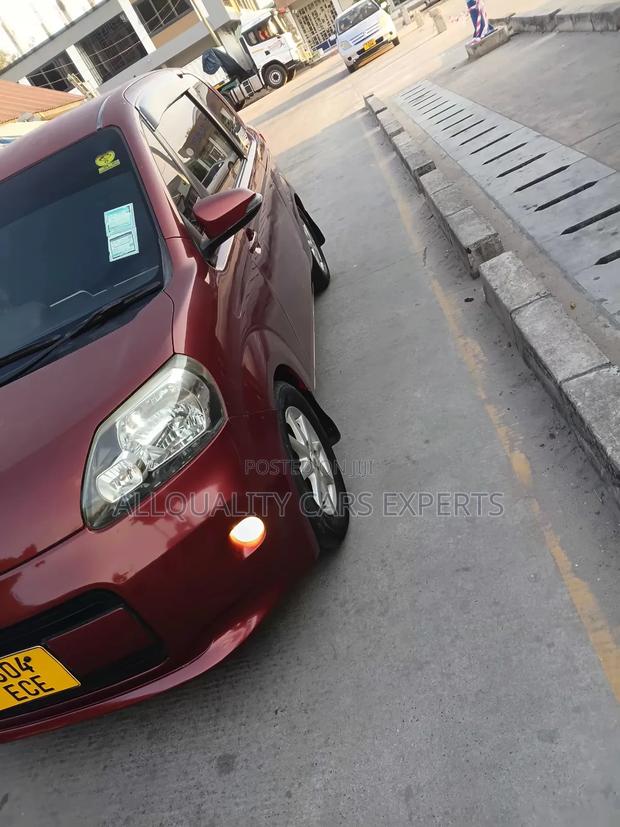 Toyota Spade 2012 Burgundy