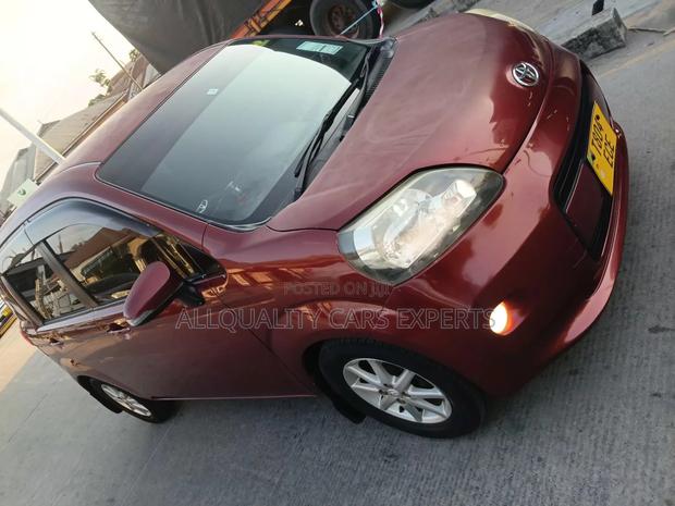 Toyota Spade 2012 Burgundy