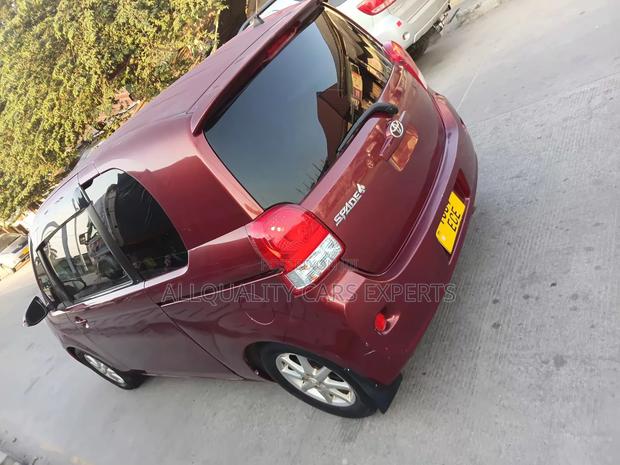 Toyota Spade 2012 Burgundy