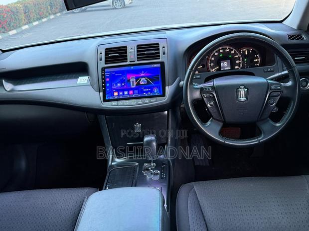 Toyota Crown 2009 Off white