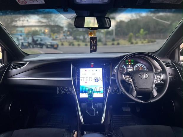 Toyota Harrier 2.0 2016 Black