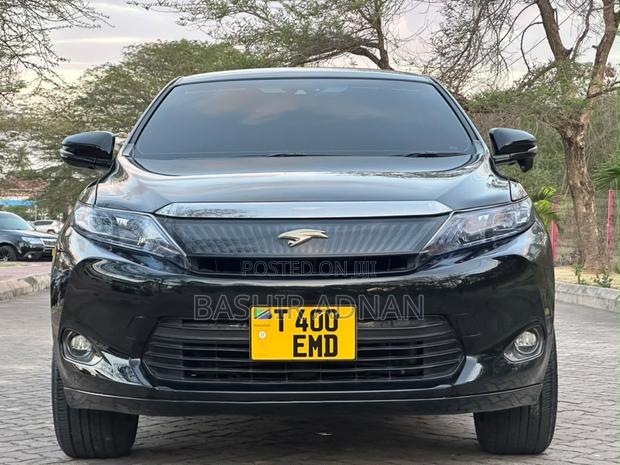 Toyota Harrier 2.0 2016 Black