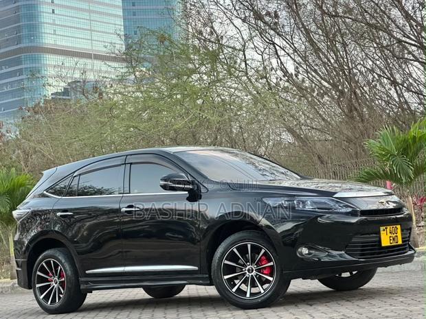 Toyota Harrier 2.0 2016 Black