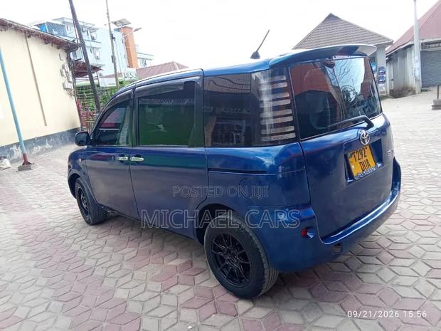 Toyota Sienta 2005 Blue