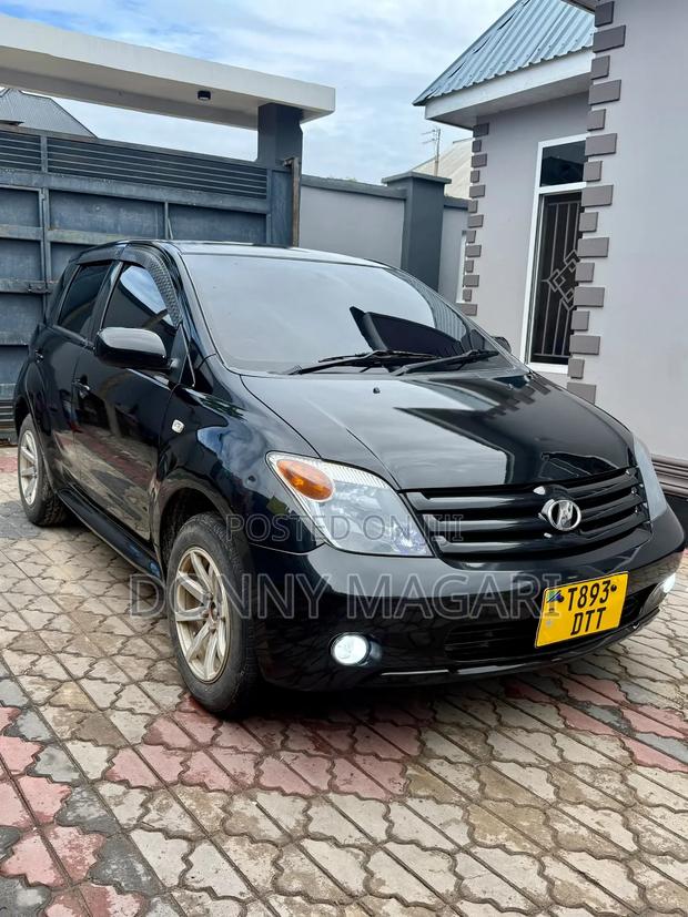 Toyota IST 2005 Black