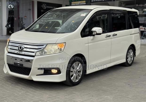 Honda Stepwgn 2011 Pearl