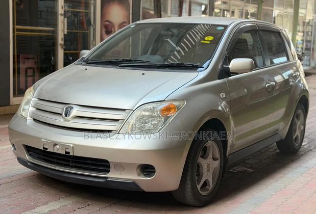 Toyota IST 2003 Silver