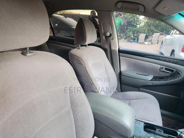 Toyota Crown Royale 2005 Black