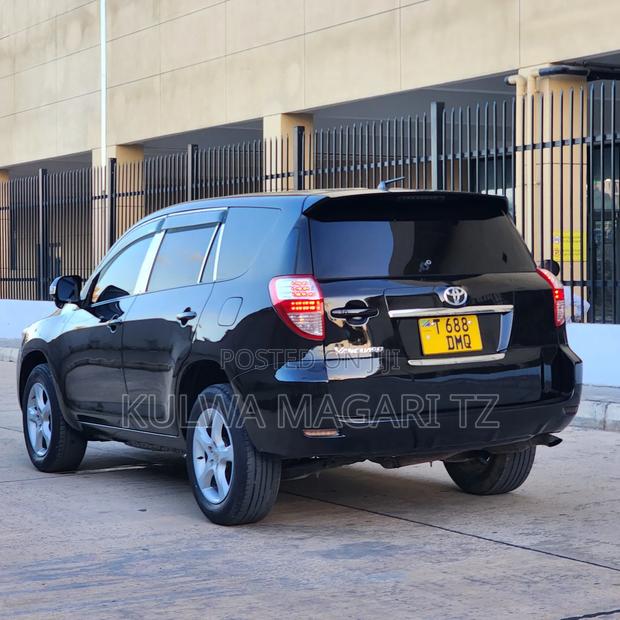 Toyota Vanguard 2010 Black