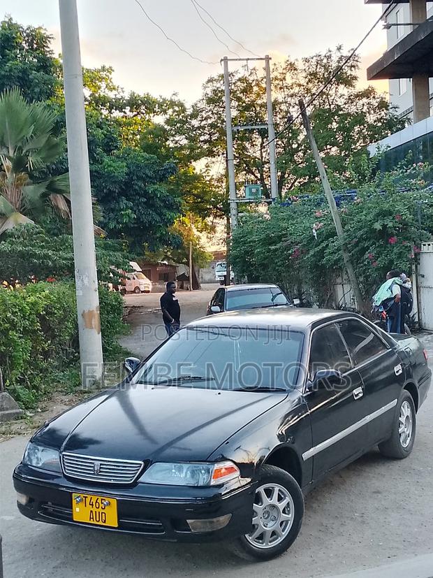Toyota Mark II 2000 Black