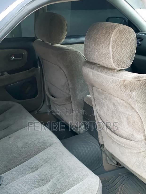 Toyota Mark II 2000 Black