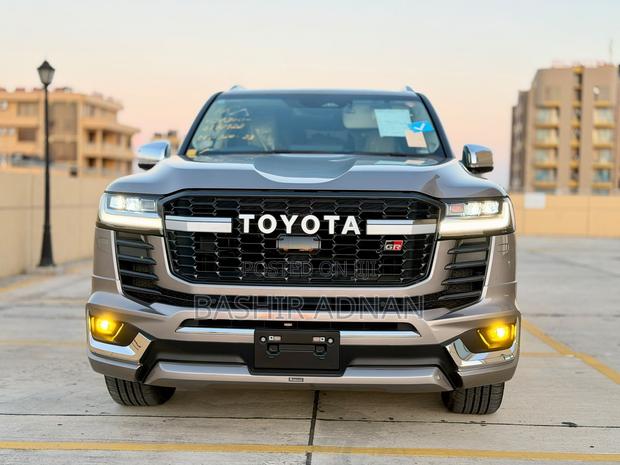 Toyota Land Cruiser LC300 2025 Gray