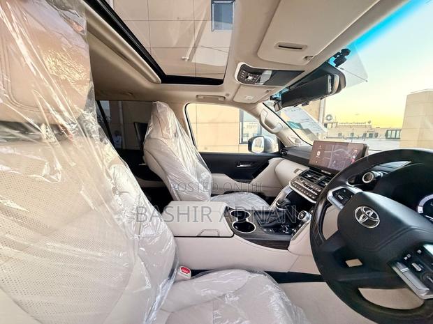 Toyota Land Cruiser LC300 2025 Gray