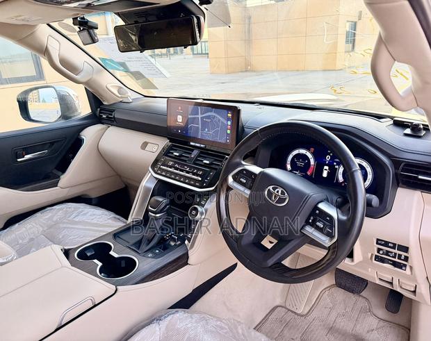 Toyota Land Cruiser LC300 2025 Gray