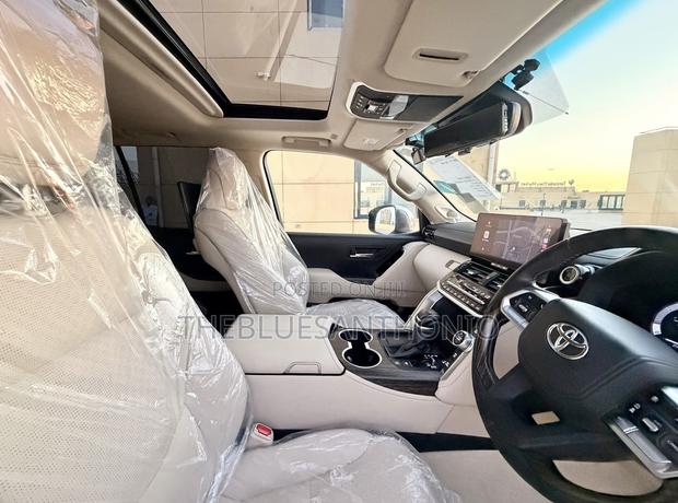 New Toyota Land Cruiser 2025 Silver