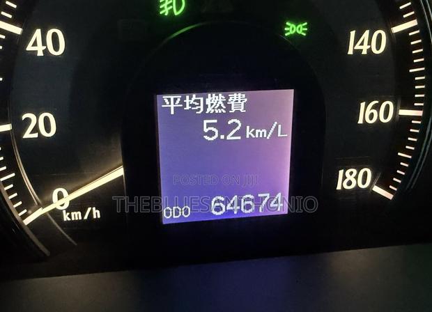 Toyota Crown 2009 White