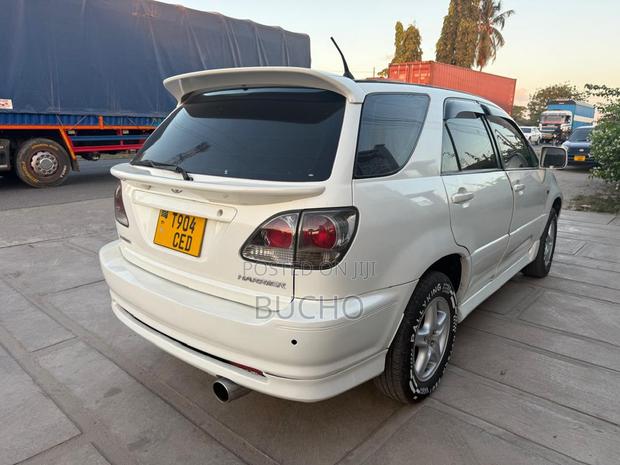 Toyota Harrier 2001 White