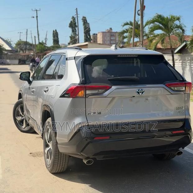 Toyota RAV4 Limited AWD 2023 Silver