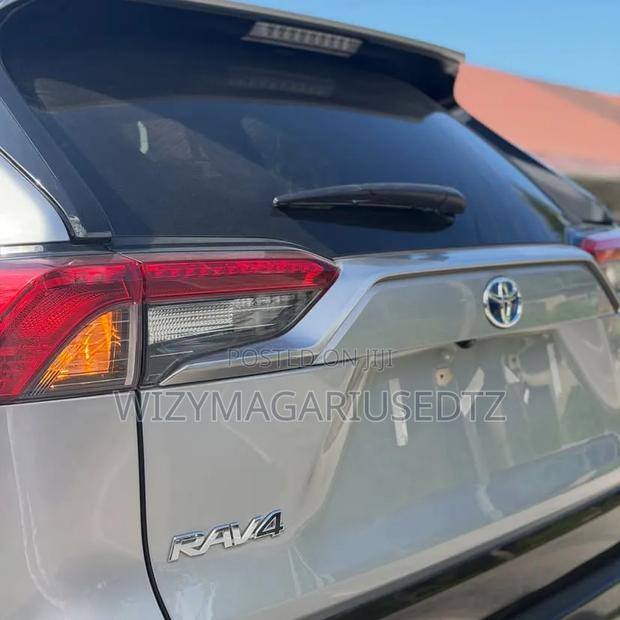 Toyota RAV4 Limited AWD 2023 Silver
