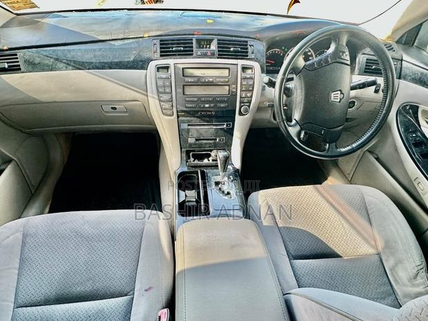 Toyota Crown 2005 Silver