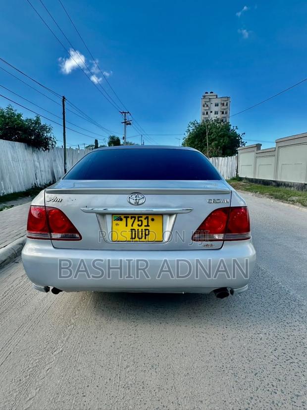 Toyota Crown 2005 Silver