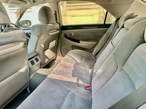 Toyota Crown 2005 Silver