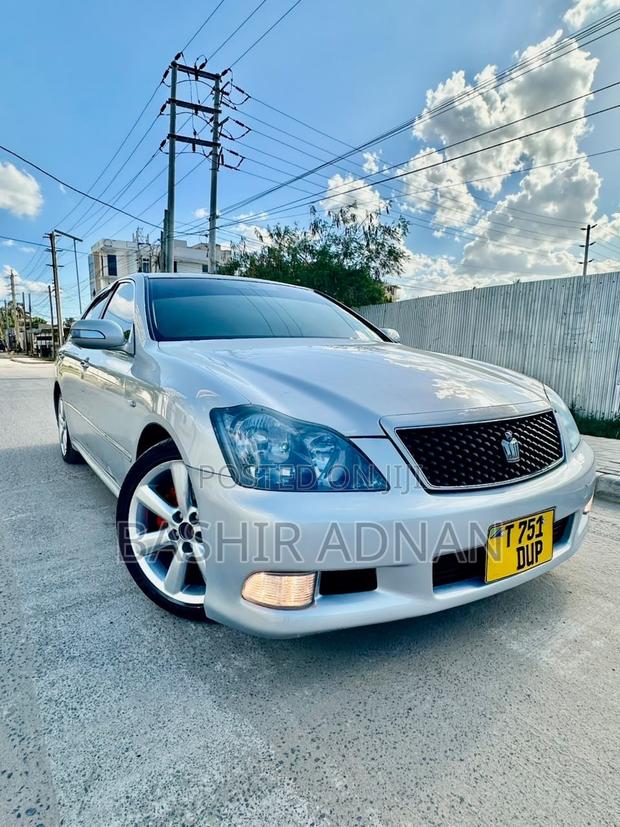 Toyota Crown 2005 Silver