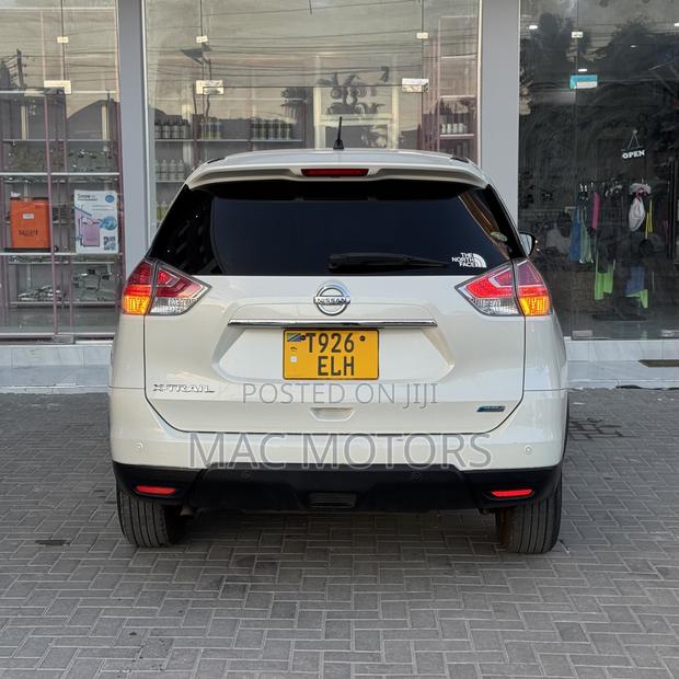 Nissan X-Trail 2014 White