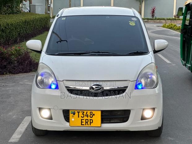 Daihatsu Mira 2012 White