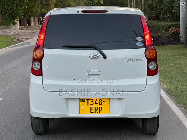 Daihatsu Mira 2012 White