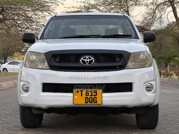 Toyota Hilux 2008 White