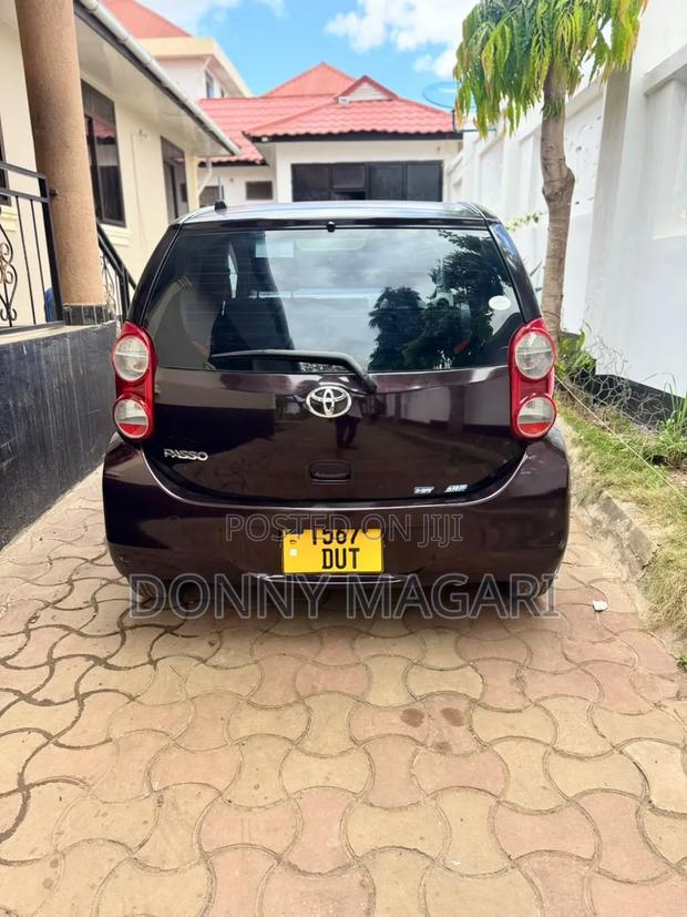 Toyota Passo 2005 Maroon