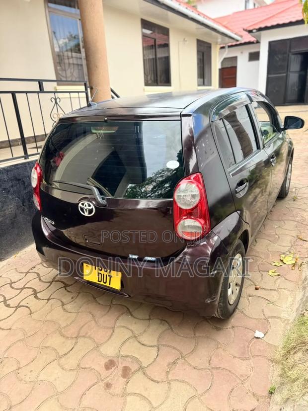 Toyota Passo 2005 Maroon