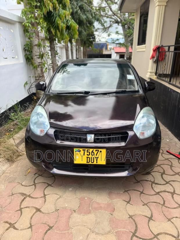 Toyota Passo 2005 Maroon