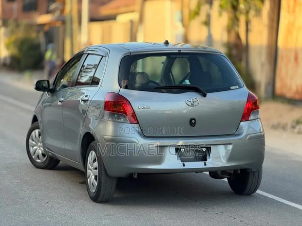 Toyota Vitz 2010 Gray